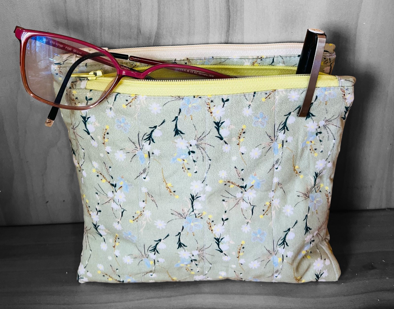 Small Green Forest Flowers Zippered Pouch - Image 2